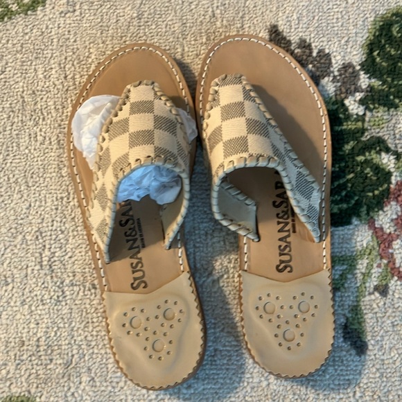 Sandals - Picture 2 of 3